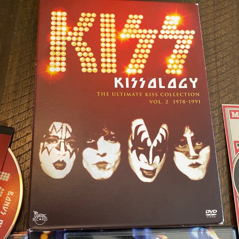 KISS kissology volume 2 with bonus disc DVD